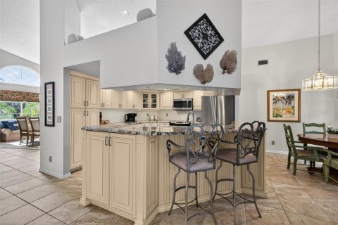 House in Tierra Verde, Florida 3 bedrooms, 211.54 sq.m. № 2204092 - photo 16
