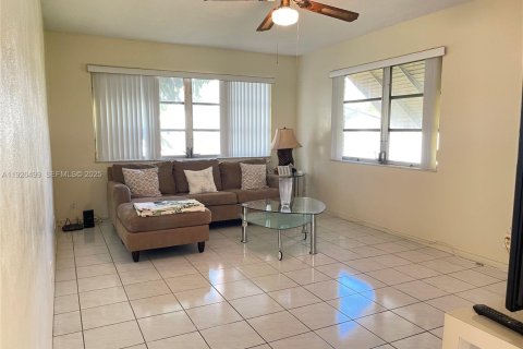 Купить кондоминиум в Лодерхилл, Флорида 1 спальня, 67.82м2, № 1986419 - фото 11