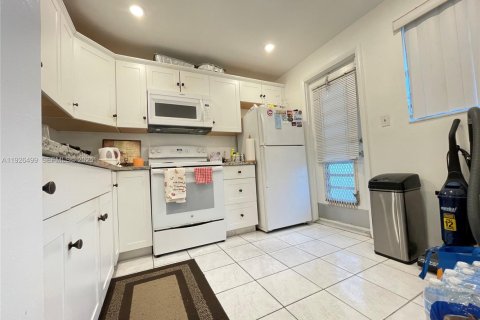 Купить кондоминиум в Лодерхилл, Флорида 1 спальня, 67.82м2, № 1986419 - фото 2