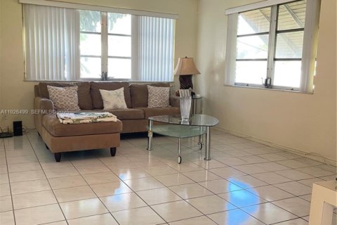 Купить кондоминиум в Лодерхилл, Флорида 1 спальня, 67.82м2, № 1986419 - фото 12