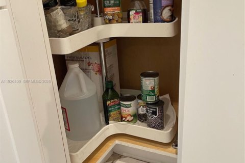 Купить кондоминиум в Лодерхилл, Флорида 1 спальня, 67.82м2, № 1986419 - фото 7