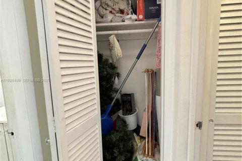 Купить кондоминиум в Лодерхилл, Флорида 1 спальня, 67.82м2, № 1986419 - фото 18