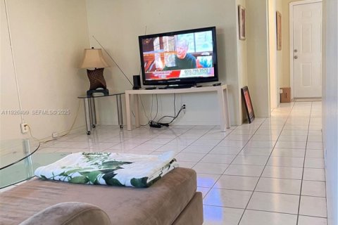 Купить кондоминиум в Лодерхилл, Флорида 1 спальня, 67.82м2, № 1986419 - фото 14