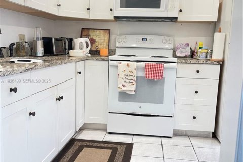 Купить кондоминиум в Лодерхилл, Флорида 1 спальня, 67.82м2, № 1986419 - фото 6