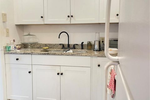 Купить кондоминиум в Лодерхилл, Флорида 1 спальня, 67.82м2, № 1986419 - фото 5