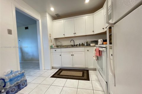 Купить кондоминиум в Лодерхилл, Флорида 1 спальня, 67.82м2, № 1986419 - фото 4