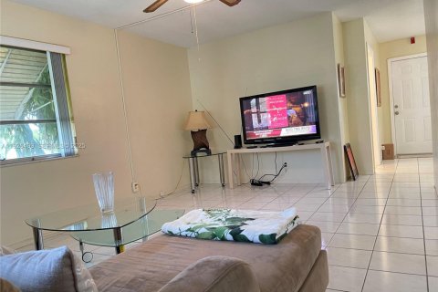 Купить кондоминиум в Лодерхилл, Флорида 1 спальня, 67.82м2, № 1986419 - фото 13