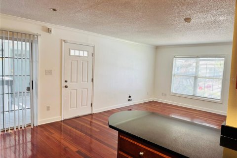 Condo in Orlando, Florida, 2 bedrooms  № 2227106 - photo 16