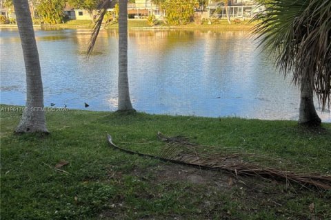 Снять в аренду таунхаус в Хомстед, Флорида 2 спальни, 109.07м2, № 2024513 - фото 7