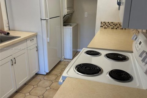 Снять в аренду таунхаус в Хомстед, Флорида 2 спальни, 109.07м2, № 2024513 - фото 5