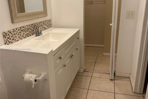 Снять в аренду таунхаус в Хомстед, Флорида 2 спальни, 109.07м2, № 2024513 - фото 9