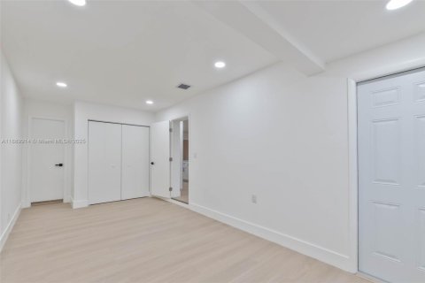 Villa ou maison à vendre à Lauderhill, Floride: 4 chambres, 129.04 m2 № 1947340 - photo 12