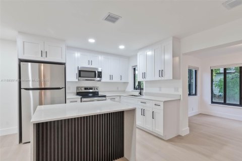 Villa ou maison à vendre à Lauderhill, Floride: 4 chambres, 129.04 m2 № 1947340 - photo 4