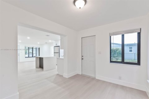 Villa ou maison à vendre à Lauderhill, Floride: 4 chambres, 129.04 m2 № 1947340 - photo 10