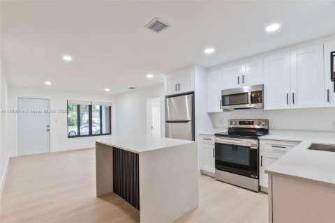 Villa ou maison à vendre à Lauderhill, Floride: 4 chambres, 129.04 m2 № 1947340 - photo 6