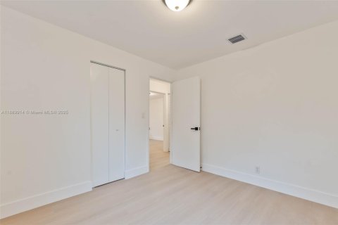 Villa ou maison à vendre à Lauderhill, Floride: 4 chambres, 129.04 m2 № 1947340 - photo 20