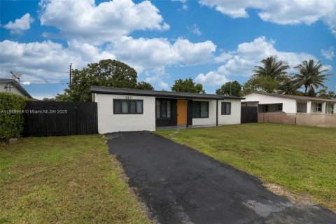 Villa ou maison à vendre à Lauderhill, Floride: 4 chambres, 129.04 m2 № 1947340 - photo 22