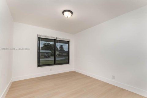 Villa ou maison à vendre à Lauderhill, Floride: 4 chambres, 129.04 m2 № 1947340 - photo 14