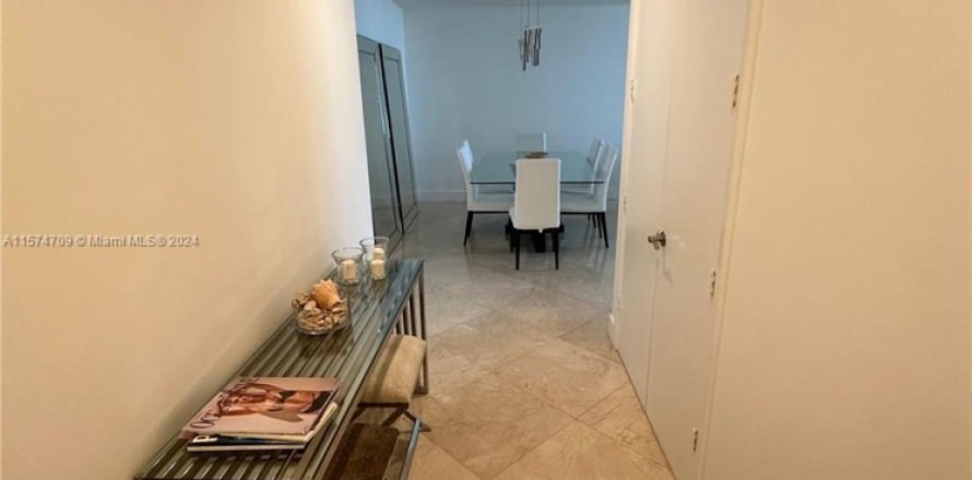 Condo à Sunny Isles Beach, Floride, 2 chambres № 1977202