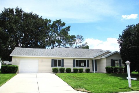 House in Dunnellon, Florida 2 bedrooms, 130.81 sq.m. № 1826544 - photo 1