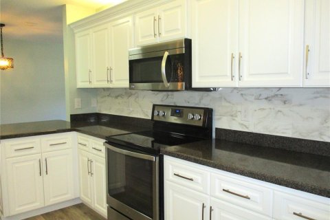 House in Dunnellon, Florida 2 bedrooms, 130.81 sq.m. № 1826544 - photo 13
