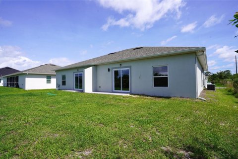 Apartment in Port Charlotte, Florida 3 bedrooms, 102.01 sq.m. № 2258971 - photo 5