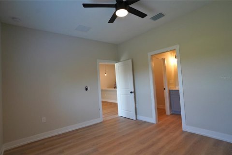 Apartment in Port Charlotte, Florida 3 bedrooms, 102.01 sq.m. № 2258971 - photo 18