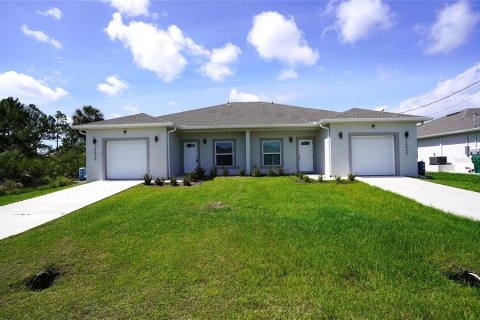 Apartment in Port Charlotte, Florida 3 bedrooms, 102.01 sq.m. № 2258971