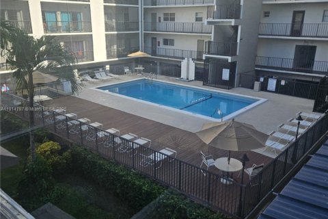 Copropriété à louer à Sunny Isles Beach, Floride: 2 chambres, 81.01 m2 № 1970156 - photo 1