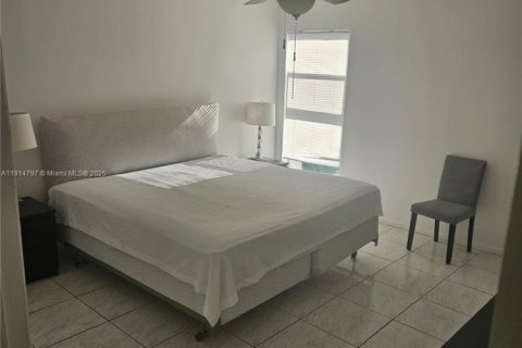 Copropriété à louer à Sunny Isles Beach, Floride: 2 chambres, 81.01 m2 № 1970156 - photo 13