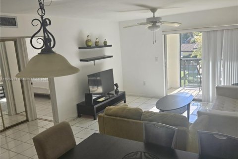 Copropriété à louer à Sunny Isles Beach, Floride: 2 chambres, 81.01 m2 № 1970156 - photo 16