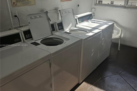 Copropriété à louer à Sunny Isles Beach, Floride: 2 chambres, 81.01 m2 № 1970156 - photo 3