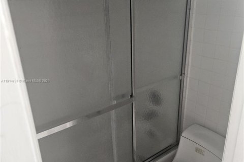 Copropriété à louer à Sunny Isles Beach, Floride: 2 chambres, 81.01 m2 № 1970156 - photo 10