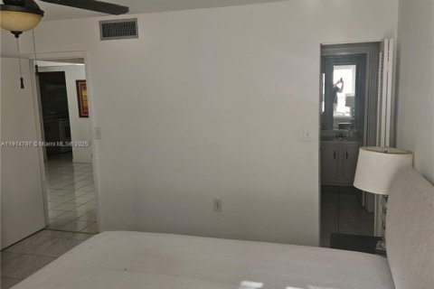 Copropriété à louer à Sunny Isles Beach, Floride: 2 chambres, 81.01 m2 № 1970156 - photo 12