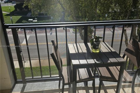 Copropriété à louer à Sunny Isles Beach, Floride: 2 chambres, 81.01 m2 № 1970156 - photo 4