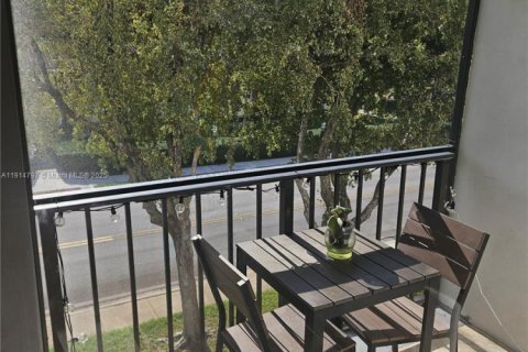 Copropriété à louer à Sunny Isles Beach, Floride: 2 chambres, 81.01 m2 № 1970156 - photo 8