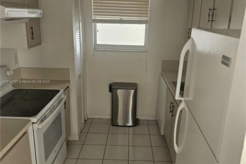 Copropriété à louer à Sunny Isles Beach, Floride: 2 chambres, 81.01 m2 № 1970156 - photo 17