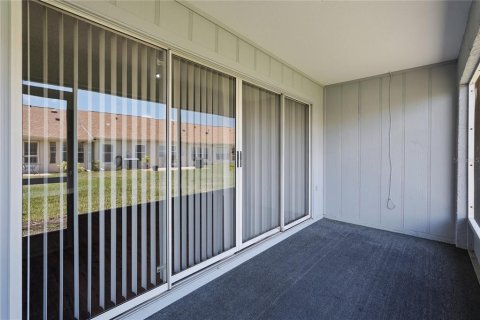 Condo in New Port Richey, Florida, 2 bedrooms  № 2221567 - photo 30