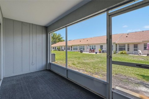 Condo in New Port Richey, Florida, 2 bedrooms  № 2221567 - photo 29