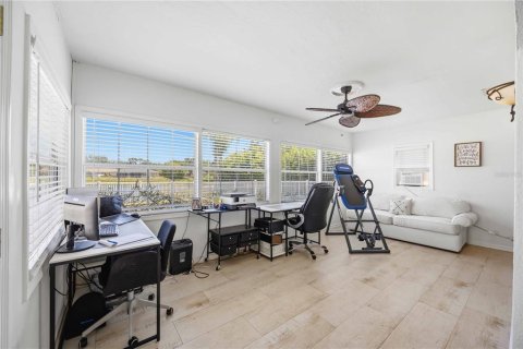 House in Sarasota, Florida 3 bedrooms, 169.83 sq.m. № 2215556 - photo 23
