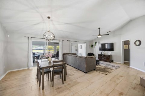 House in Sarasota, Florida 3 bedrooms, 169.83 sq.m. № 2215556 - photo 18