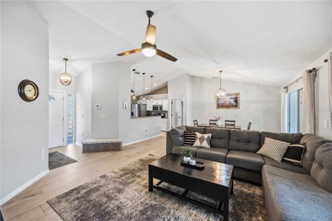 House in Sarasota, Florida 3 bedrooms, 169.83 sq.m. № 2215556 - photo 7