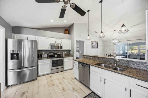 House in Sarasota, Florida 3 bedrooms, 169.83 sq.m. № 2215556 - photo 15