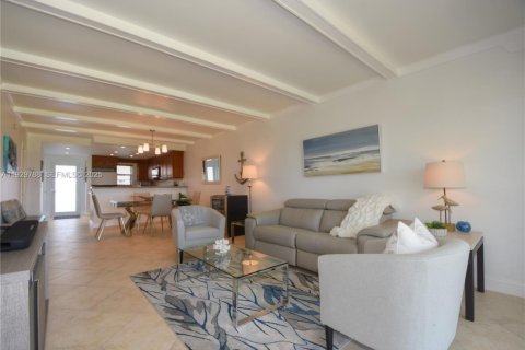 Copropriété à vendre à Highland Beach, Floride: 2 chambres, 99.96 m2 № 1988494 - photo 10