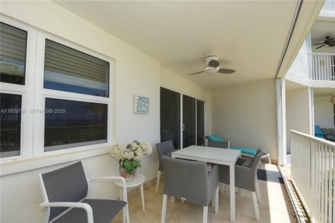 Copropriété à vendre à Highland Beach, Floride: 2 chambres, 99.96 m2 № 1988494 - photo 18