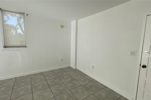 Copropriété à louer à Miami, Floride: 1 chambre, 72 m2 № 2046406 - photo 12