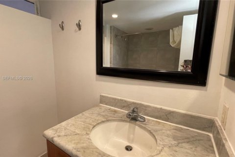 Copropriété à louer à Miami, Floride: 1 chambre, 72 m2 № 2046406 - photo 14