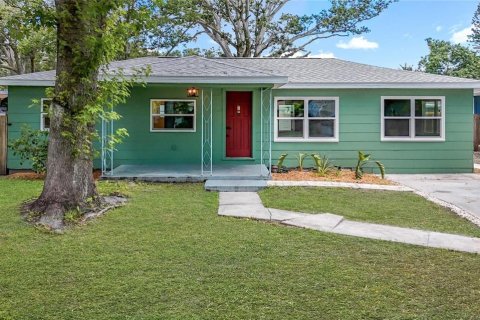 House in Saint Petersburg, Florida 3 bedrooms, 103.12 sq.m. № 1875782 - photo 2