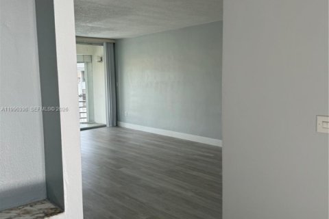Купить кондоминиум в Майами, Флорида 1 спальня, 76.64м2, № 2058410 - фото 8