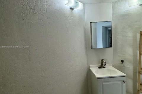 Купить кондоминиум в Майами, Флорида 1 спальня, 76.64м2, № 2058410 - фото 15